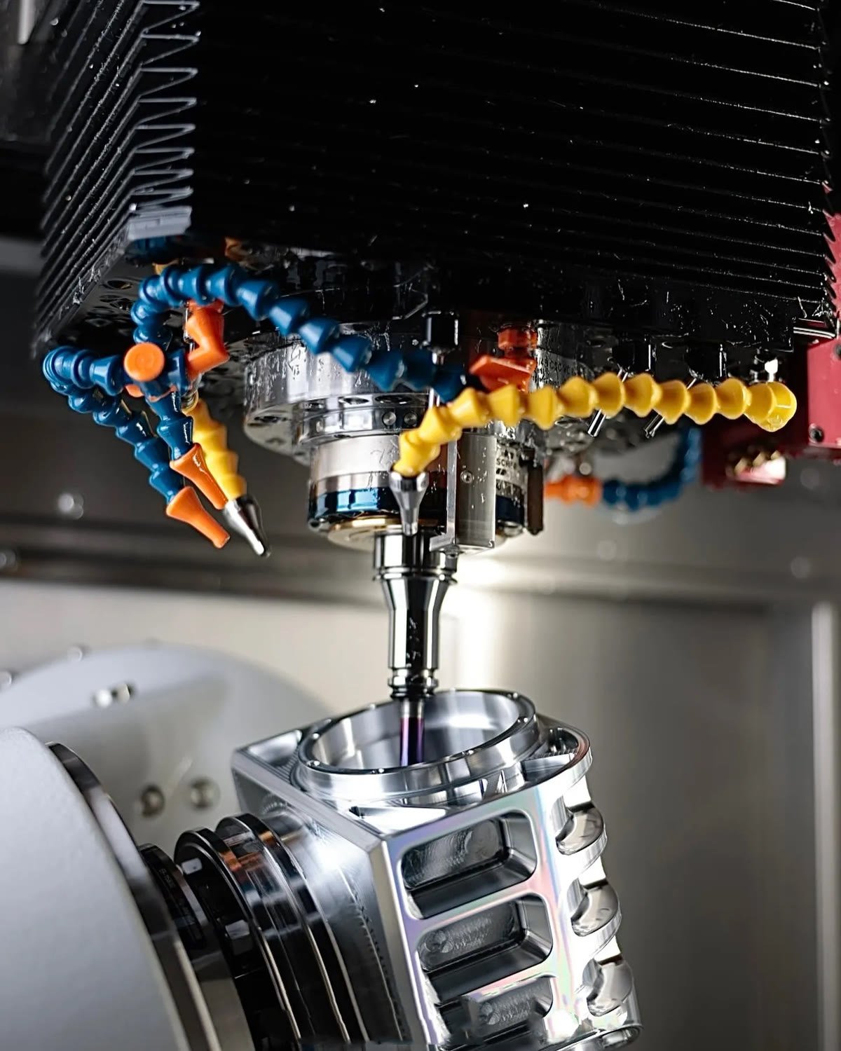 SANHONG TECH precision machining workshop